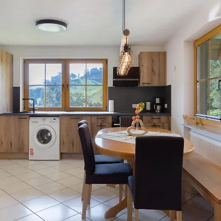 Hinterbauernhof Kuhgefluester